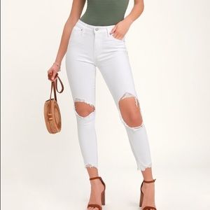 NWT Levi’s 721 High Rise Distressed Skinny Jean